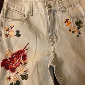 Flower embroidered light wash jeans